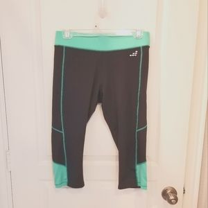 BCG Athletic Capri Pants * Medium